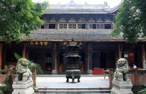 图為龙居寺大雄宝殿