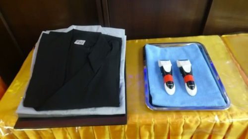 舍弃红尘入伽蓝——剃度法会见闻 3 舍弃红尘入伽蓝——剃度法会见闻-3
