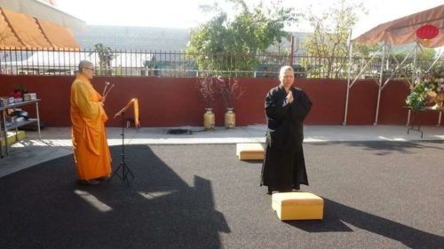 舍弃红尘入伽蓝——剃度法会见闻 4 舍弃红尘入伽蓝——剃度法会见闻-4